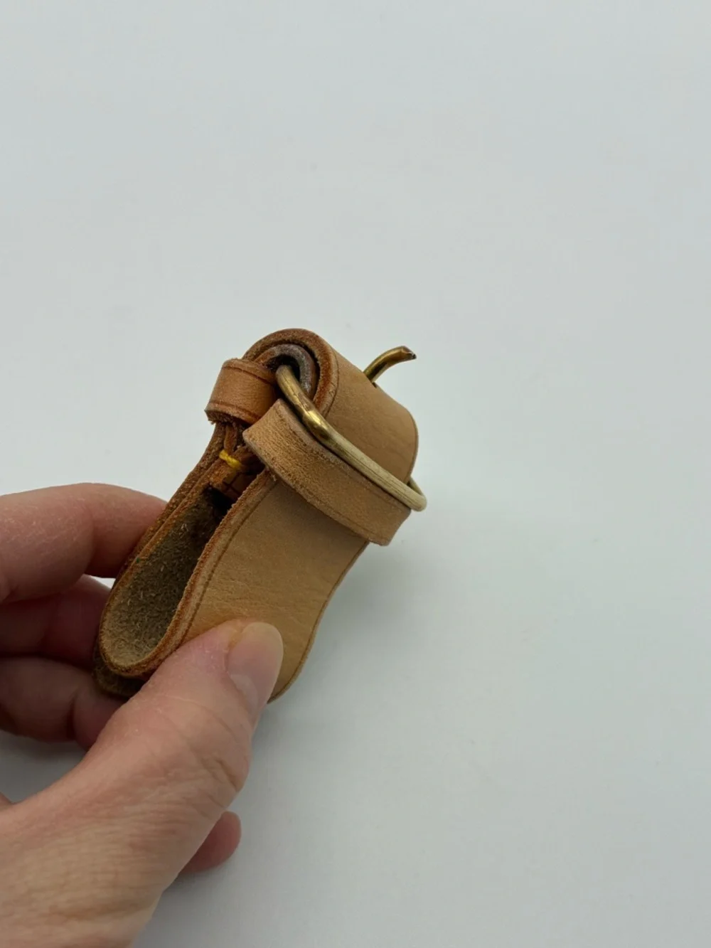 Louis Vuitton Tan luggage Leather tag strap